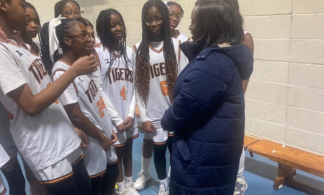 Abena Oppong-Asare MP with Bexley Tigers girls