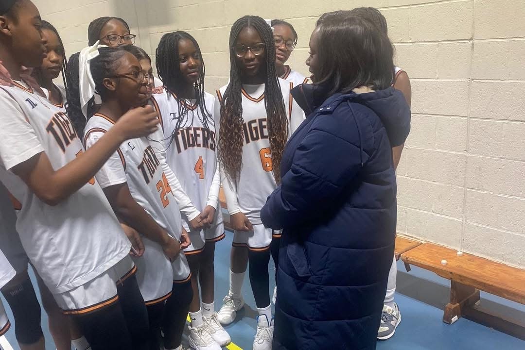 Abena Oppong-Asare MP with Bexley Tigers girls